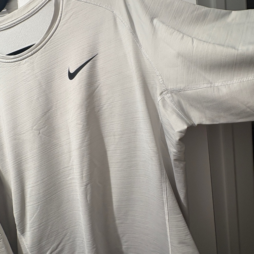 Nike Dri-FIT insulated long sleeve size mens. XXL - Picture 4 of 4